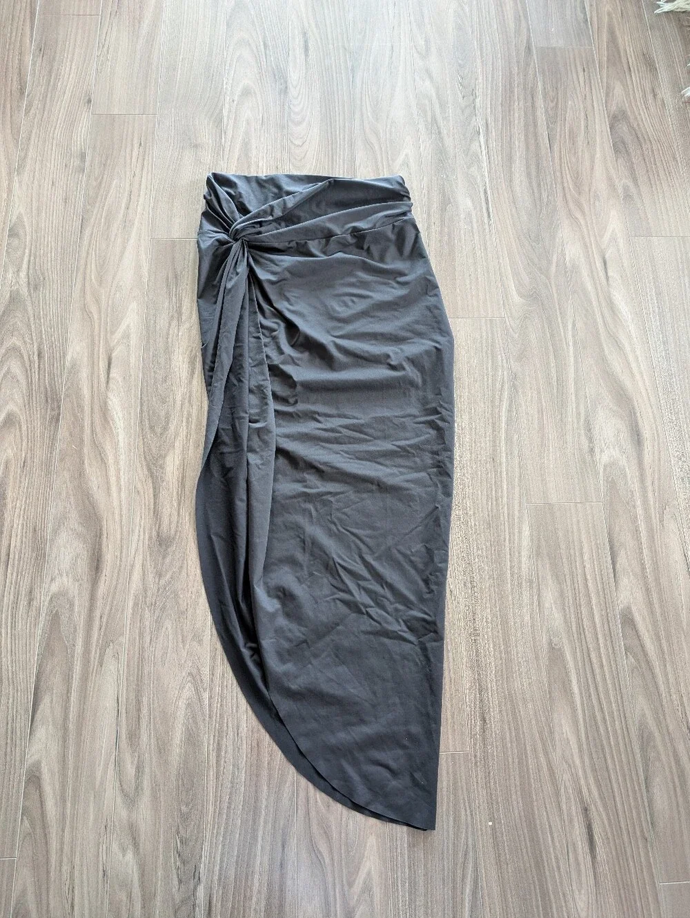 SKIMS Black Side-Knot Swim Sarong (Size Medium)